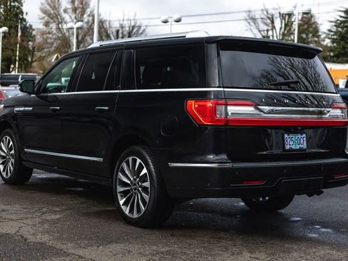 Used 2021 Lincoln Navigator L Reserve image 11