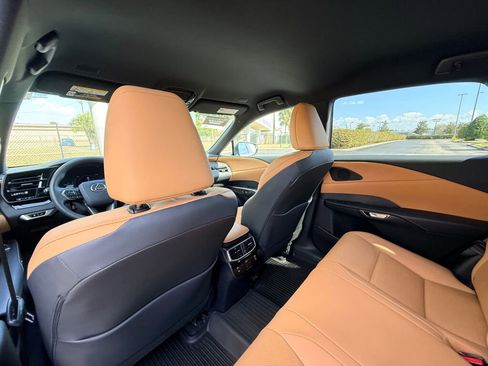 Certified 2025 Lexus RX 350 FWD w/ Technology Package image 19