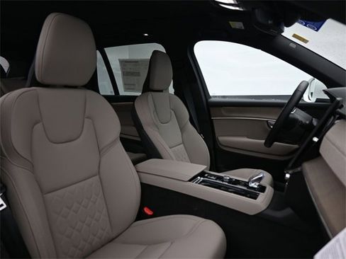 New 2026 Volvo XC90 B6 Core image 34