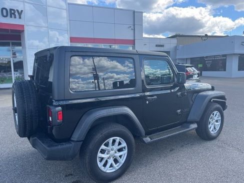 Used 2023 Jeep Wrangler Sport S image 4
