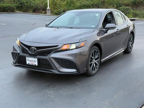 Certified 2023 Toyota Camry SE image 9
