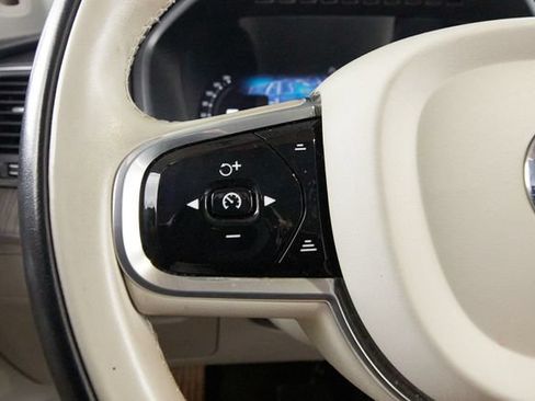 Certified 2023 Volvo XC90 B6 Core w/ Protection Package Premier AWD/4WD image 15