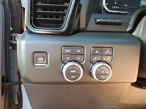 Used 2025 GMC Sierra 1500 AT4 w/ AT4 Premium Package AWD/4WD image 30
