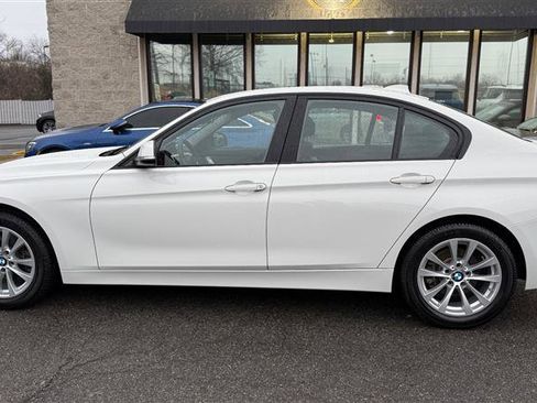 Used 2018 BMW 320i xDrive 320i xDrive image 2