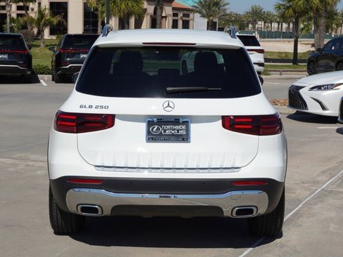 Used 2024 Mercedes-Benz GLB 250 image 8