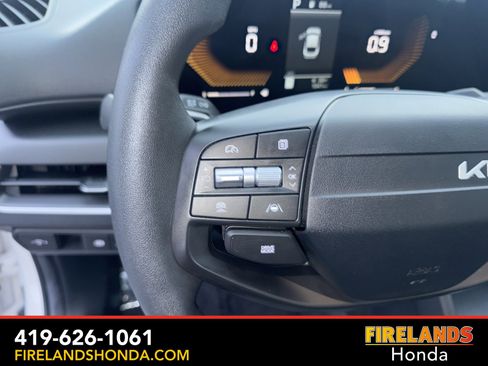 Used 2025 Kia K4 LXS image 17