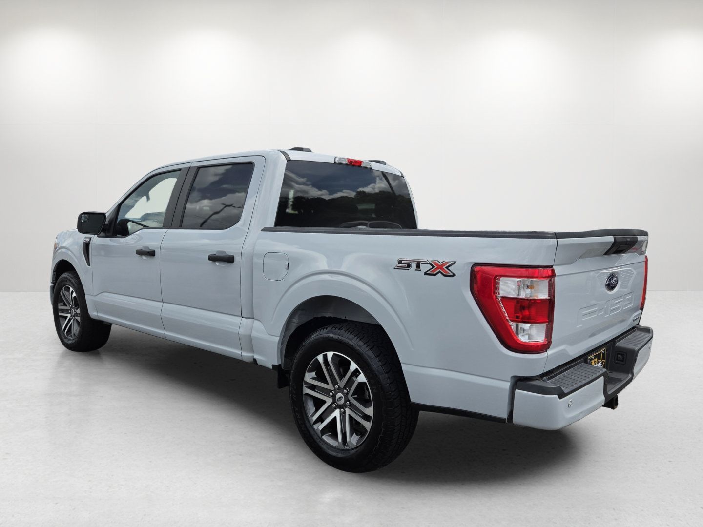 Used 2021 Ford F150 XL w/ STX Appearance Package RWD image 7