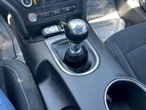 Used 2020 Ford Mustang Coupe RWD image 13
