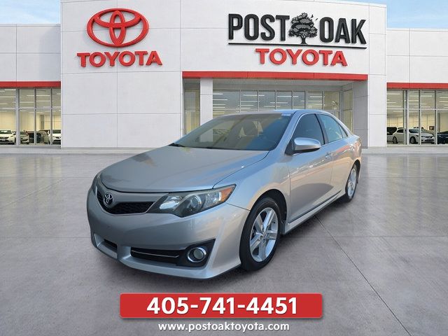 Used 2012 Toyota Camry SE FWD image 1