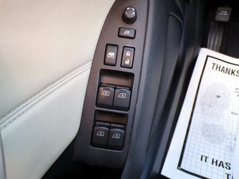 Used 2010 INFINITI G37 Convertible image 19