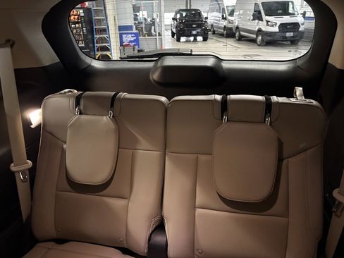 Used 2023 Ford Explorer XLT w/ Equipment Group 202A image 23