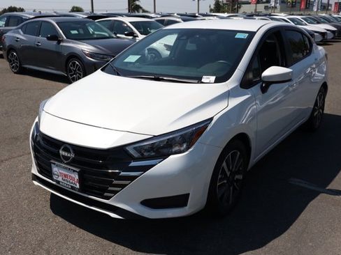 New 2025 Nissan Versa 1.6 SV w/ Trunk Package image 8