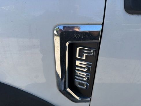 Used 2017 Ford F550 4x4 Regular Cab Super Duty image 8
