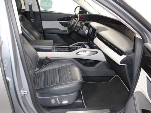 Used 2024 Lincoln Nautilus Reserve image 28