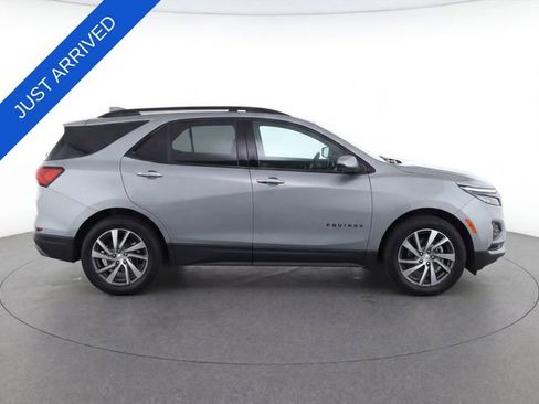 Used 2024 Chevrolet Equinox RS w/ RS Leather Package FWD image 2