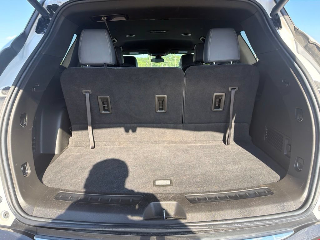 Used 2023 Buick Enclave Essence w/ Sport Touring Edition FWD image 12