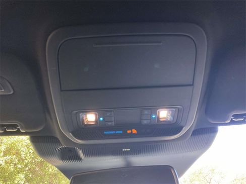 Used 2025 Ford Explorer ST-Line w/ Premium Package image 18