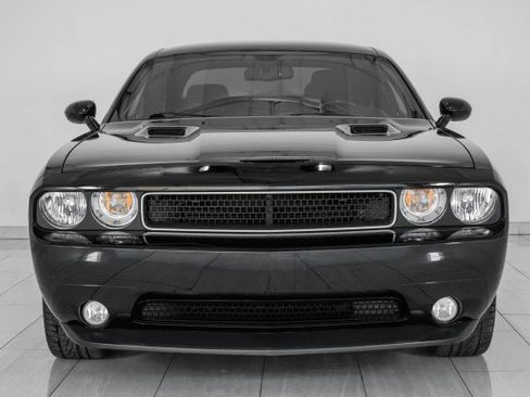 Used 2014 Dodge Challenger R/T image 3