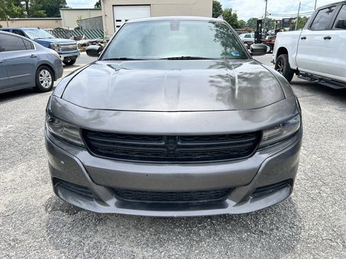 Used 2017 Dodge Charger SXT RWD image 4