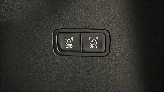Used 2025 Hyundai Santa Fe Limited AWD/4WD image 31