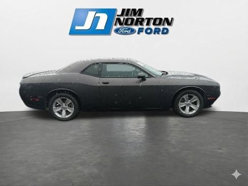 Used 2023 Dodge Challenger SXT RWD image 11