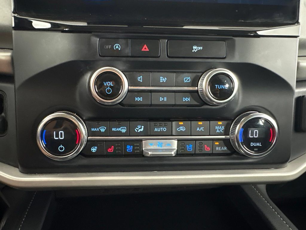 Used 2023 Ford Expedition XLT RWD image 27