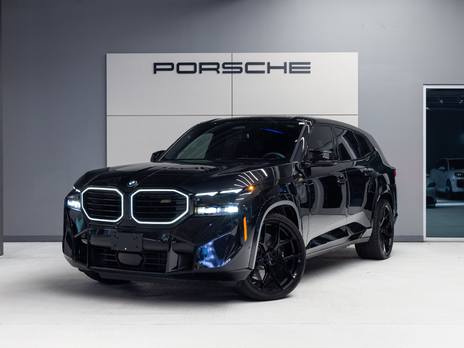 Used 2025 BMW XM AWD/4WD image 1