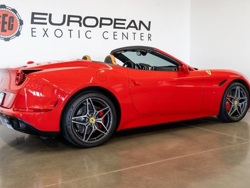Used 2017 Ferrari California T image 18