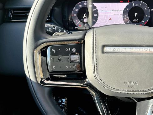 Used 2026 Land Rover Range Rover Velar S AWD/4WD image 18