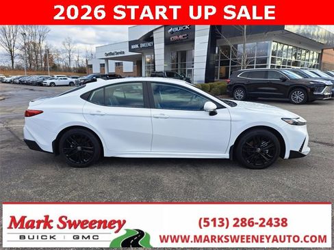 Used 2025 Toyota Camry SE image 32