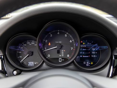 Certified 2026 Porsche Macan AWD/4WD image 40