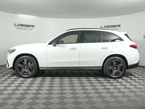 Used 2025 Mercedes-Benz GLC 350e 4MATIC image 2