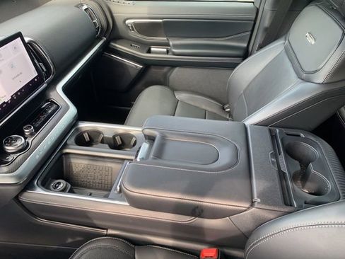 New 2025 Ford Expedition Platinum w/ Stealth Performance Package image 35