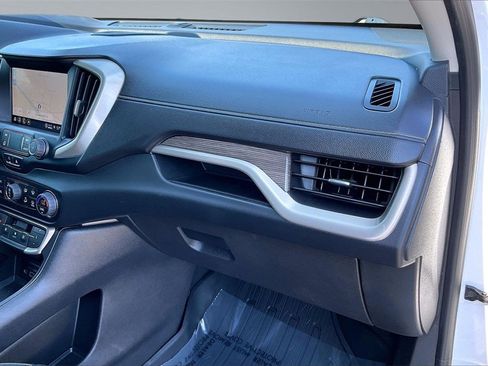 Used 2023 GMC Terrain Denali w/ Denali Premium Package image 17