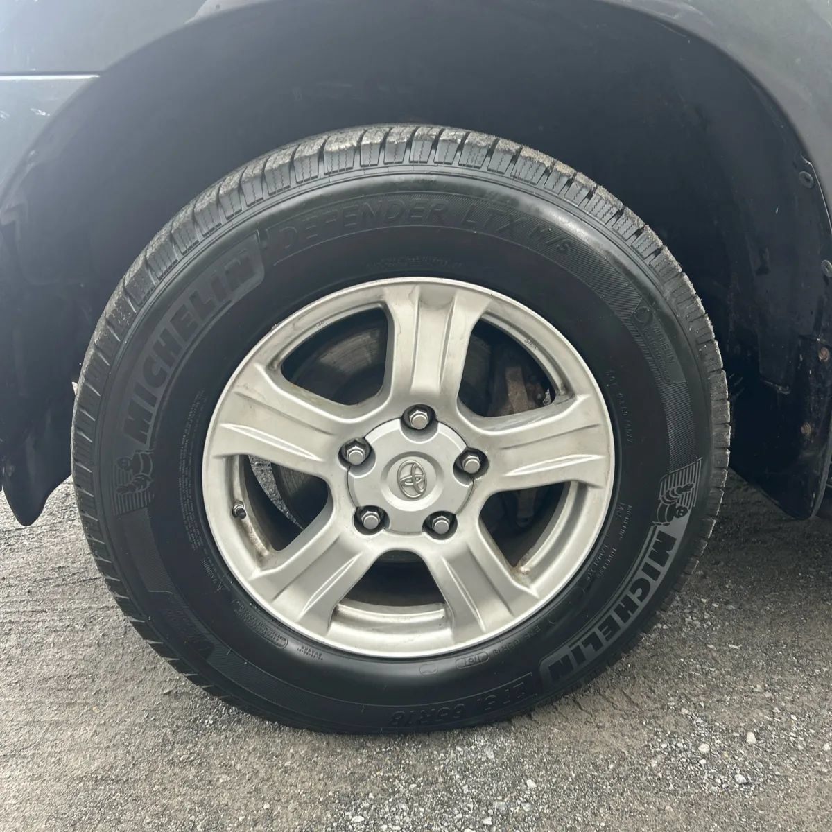 Used 2016 Toyota Sequoia SR5 AWD/4WD image 17