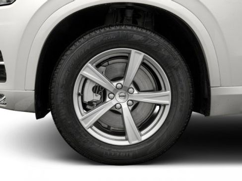 Used 2018 Volvo XC90 T6 Momentum w/ Convenience Package image 14