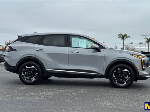 Used 2026 Kia Sportage S image 3