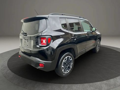 Used 2017 Jeep Renegade Trailhawk AWD/4WD image 5