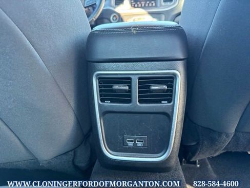 Used 2022 Dodge Charger SXT image 19