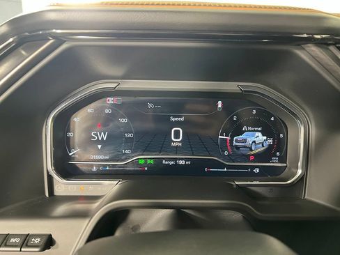 Certified 2025 GMC Sierra 1500 AT4 w/ AT4 Premium Package AWD/4WD image 33