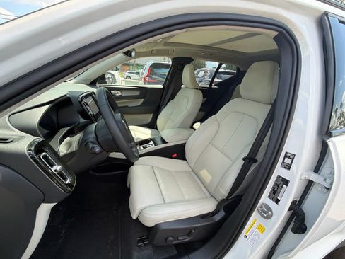 Used 2026 Volvo XC40 B5 Plus AWD/4WD image 27