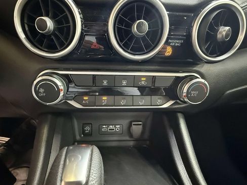 Used 2025 Nissan Sentra SV FWD image 33