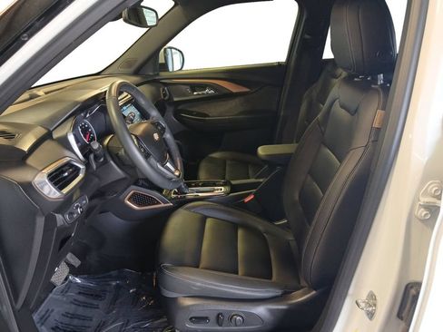 Used 2023 Chevrolet TrailBlazer ACTIV w/ Sun and Liftgate Package FWD image 9