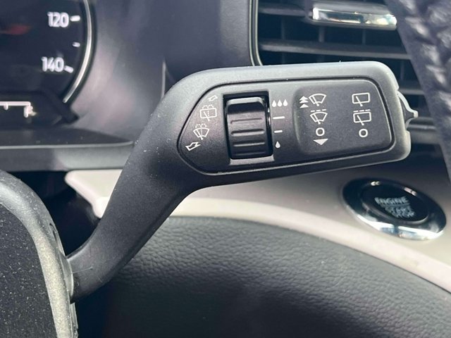 Used 2023 Ford Explorer XLT AWD/4WD image 25
