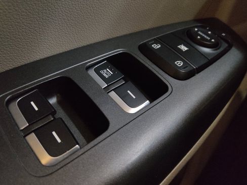 Used 2020 Kia Sportage LX FWD image 27