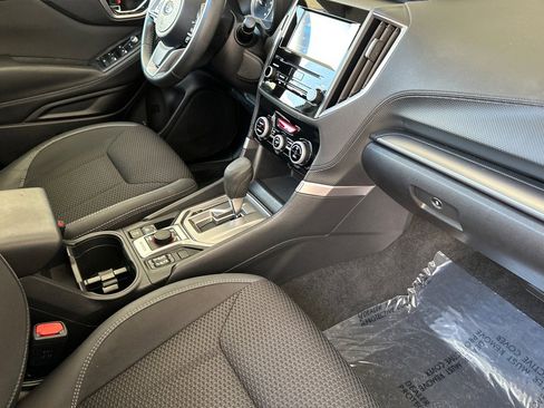 Used 2019 Subaru Forester Premium AWD/4WD image 16