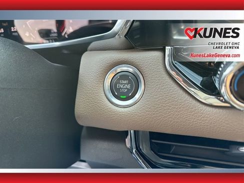 New 2025 GMC Canyon Denali image 29