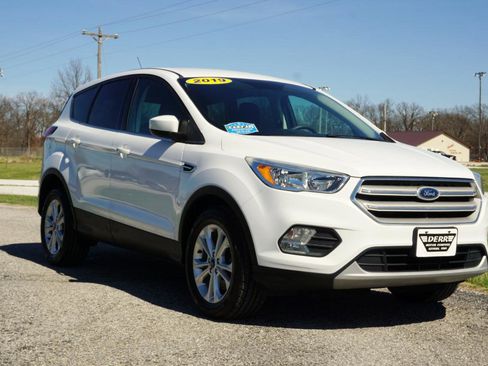Used 2019 Ford Escape SE image 4