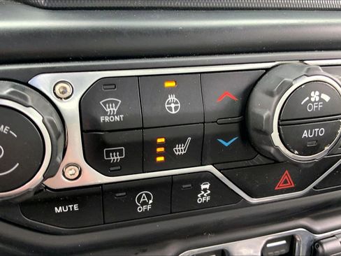 Used 2021 Jeep Wrangler Unlimited Sahara AWD/4WD image 34