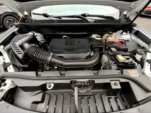 Used 2023 GMC Acadia SLT image 11